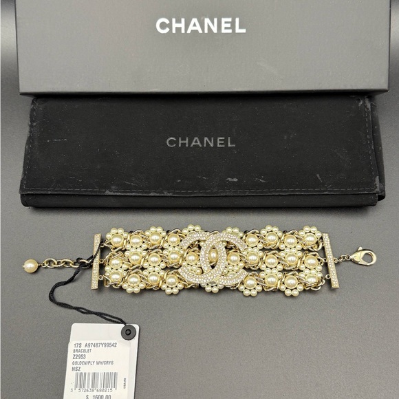 Authentic Chanel Large Golden Pearl & Strass Bracelet box & tag - Picture 1 of 12